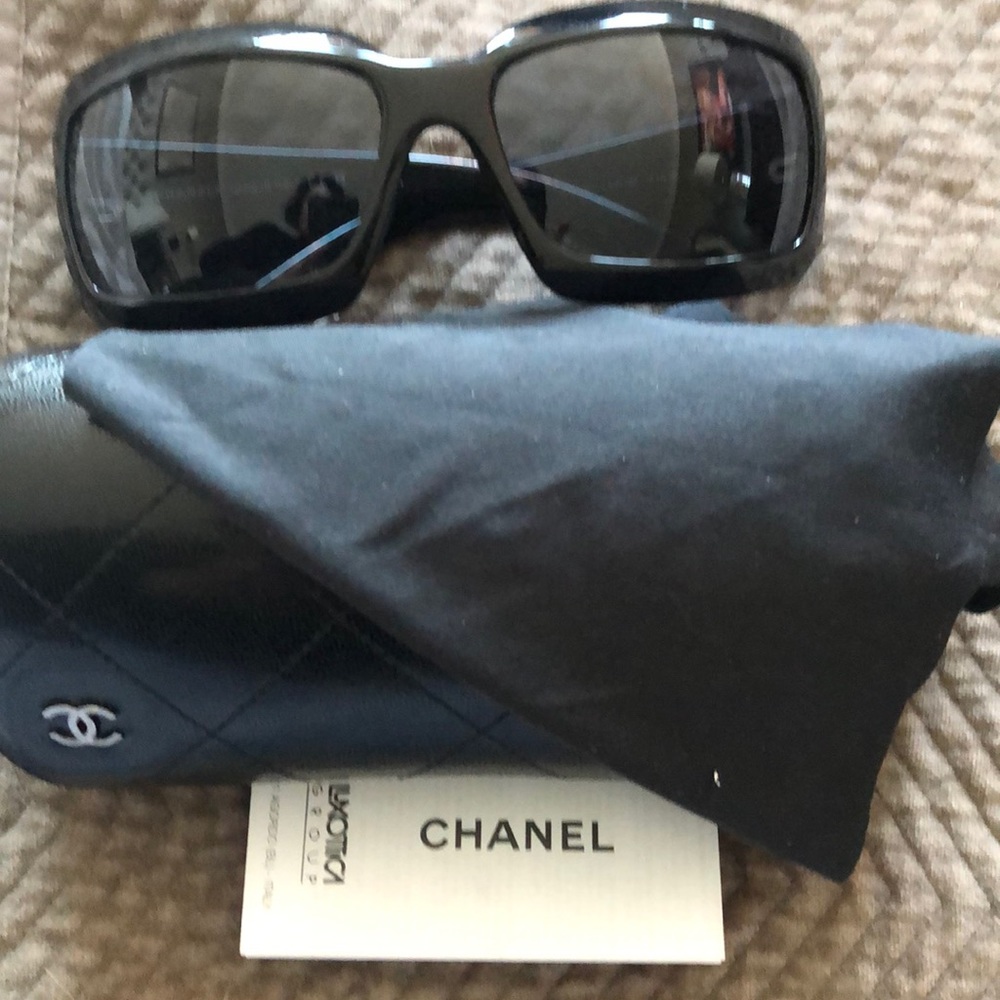 CHANEL SUNGLASSES